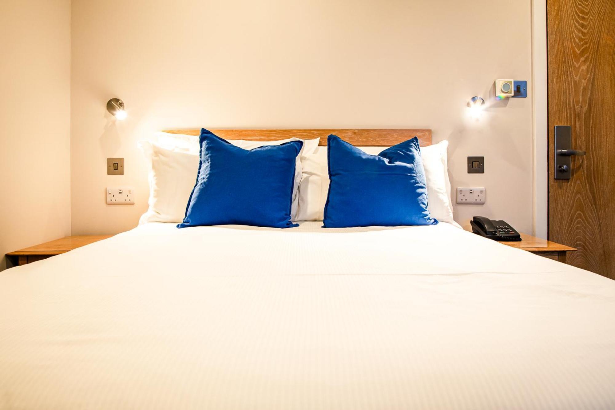 County Hotel Τσέλμσφορντ Εξωτερικό φωτογραφία