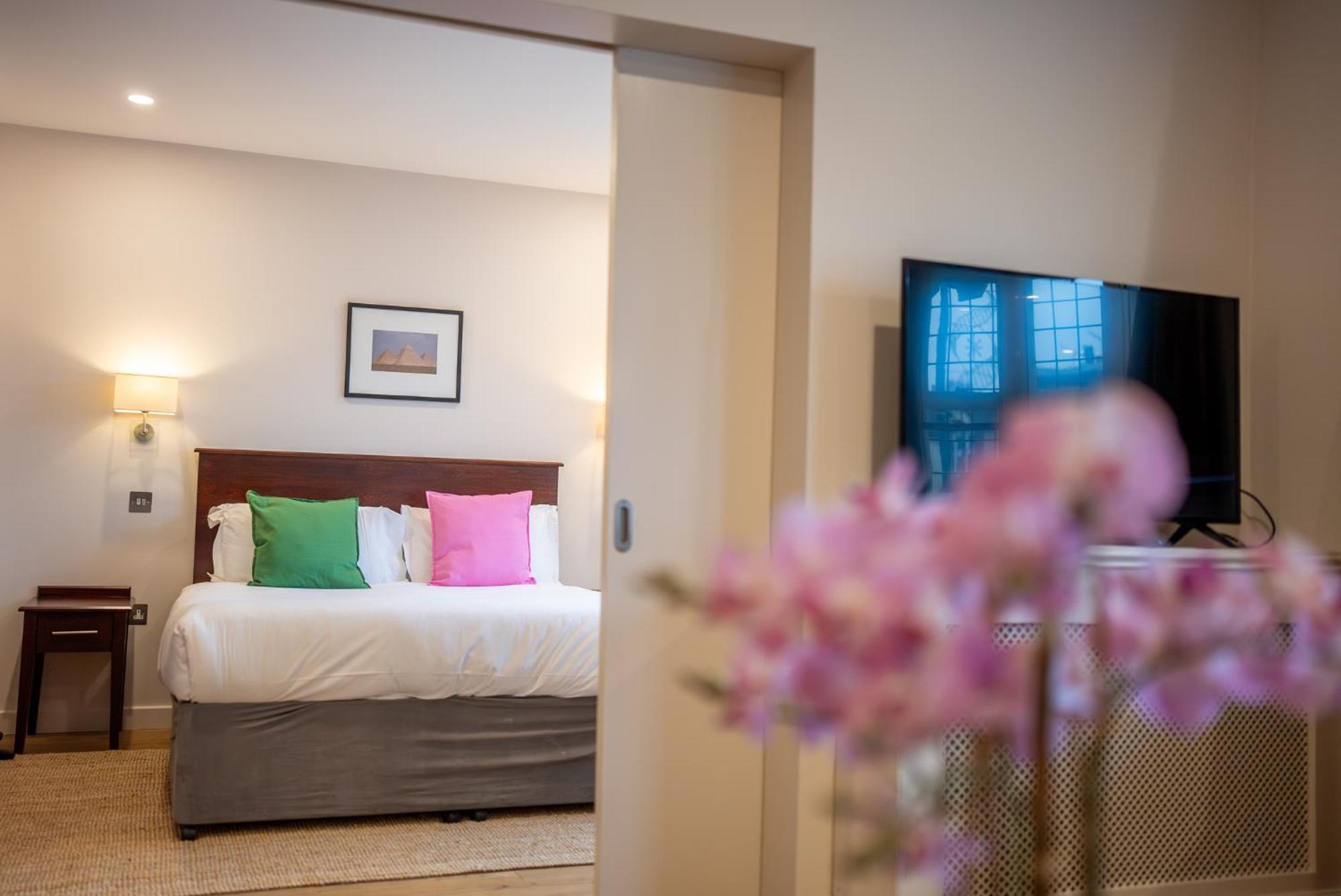 County Hotel Τσέλμσφορντ Εξωτερικό φωτογραφία