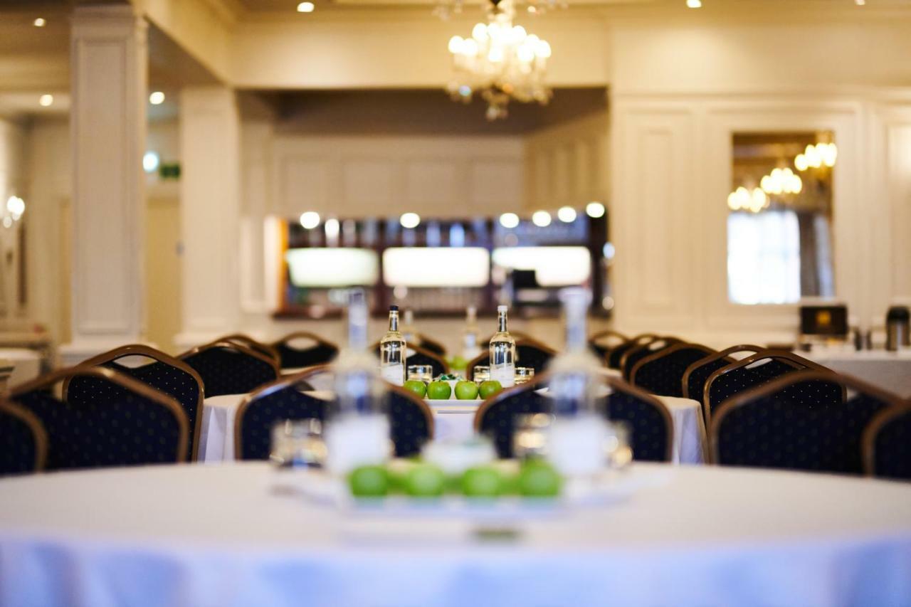 County Hotel Τσέλμσφορντ Εξωτερικό φωτογραφία